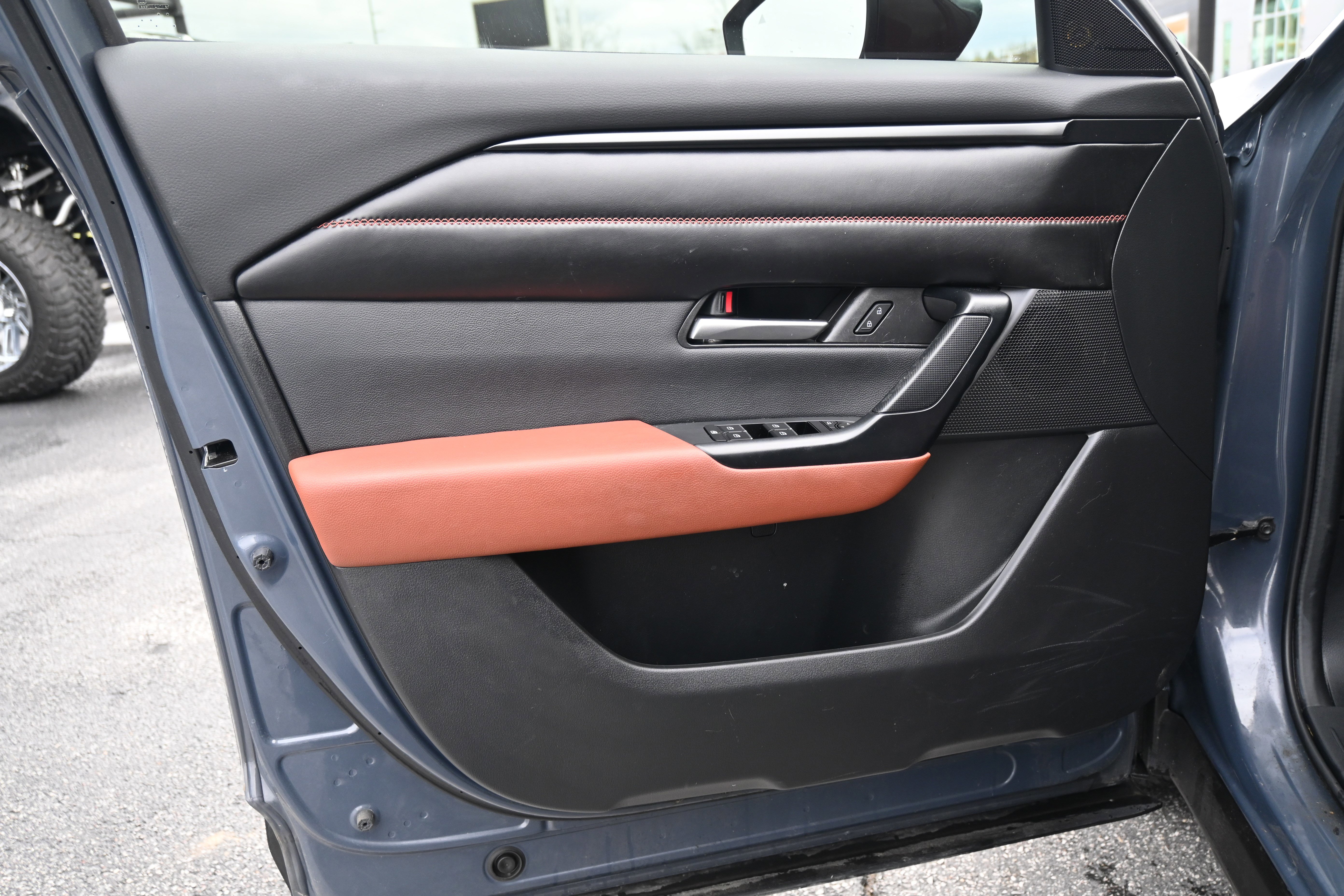 Used 2024 MAZDA CX-50 Meridian Edition image 28