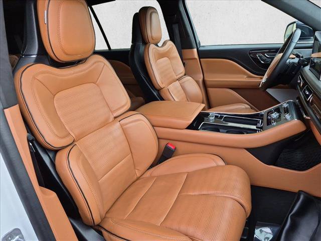 Used 2023 Lincoln Aviator Black Label w/ Dynamic Handling Package AWD/4WD image 24