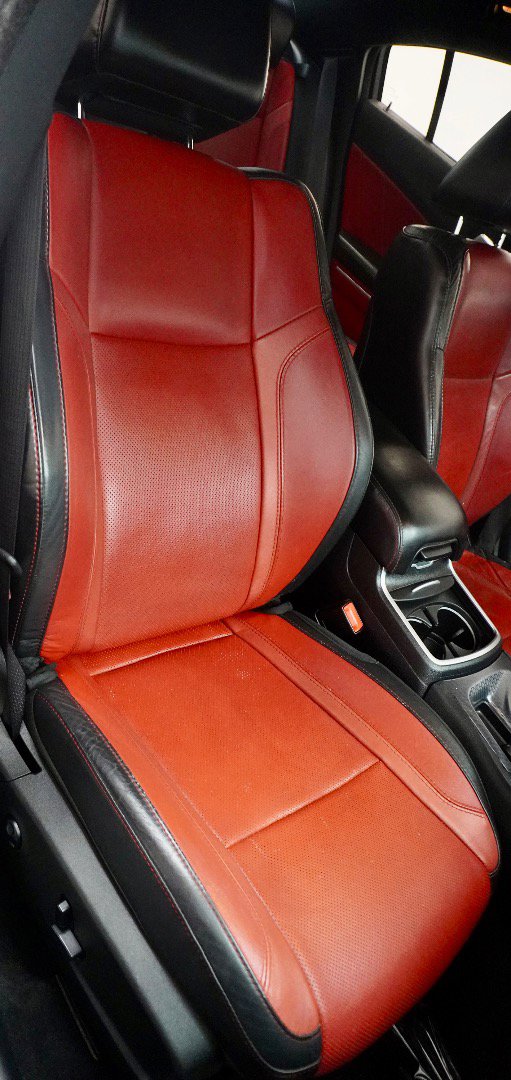 Used 2015 Dodge Charger SXT w/ Plus Group RWD image 9