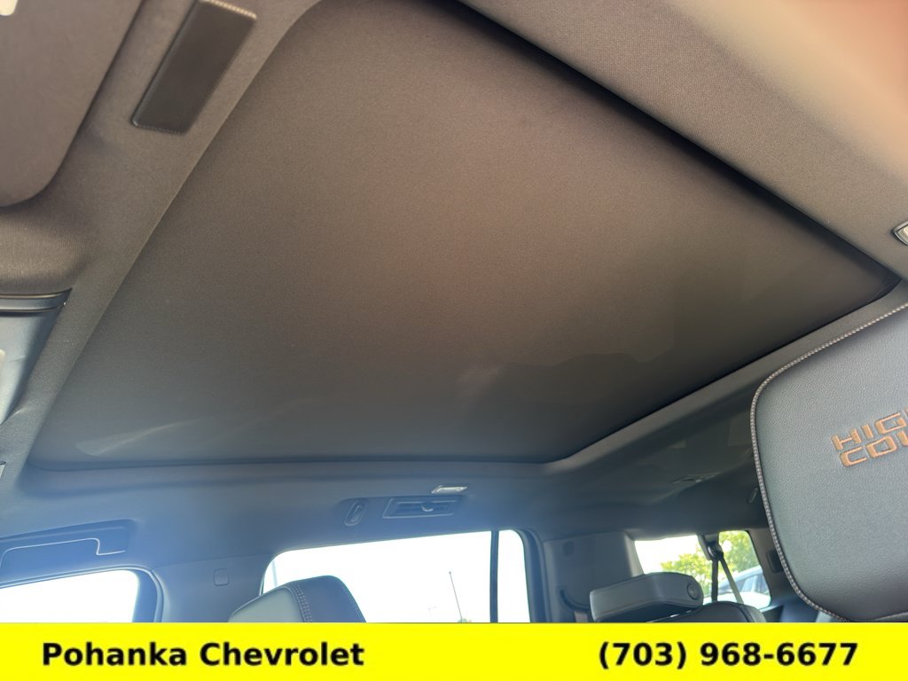 New 2026 Chevrolet Suburban High Country w/ Sun And Tow Package AWD/4WD image 19