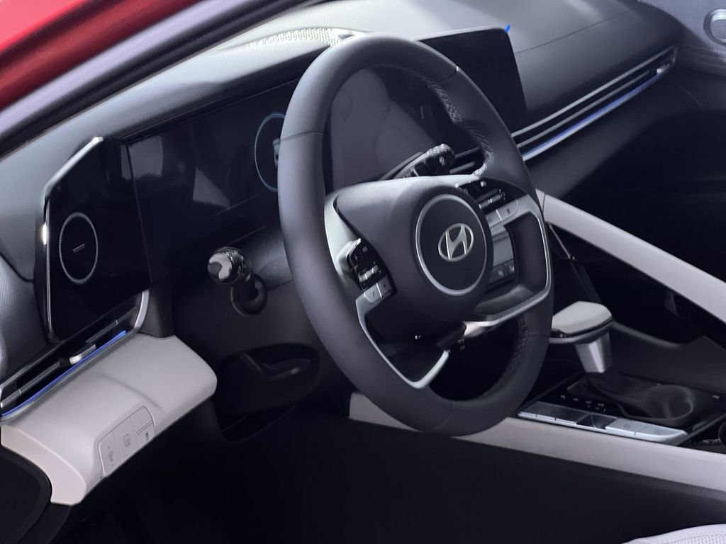 New 2025 Hyundai Elantra Limited image 23