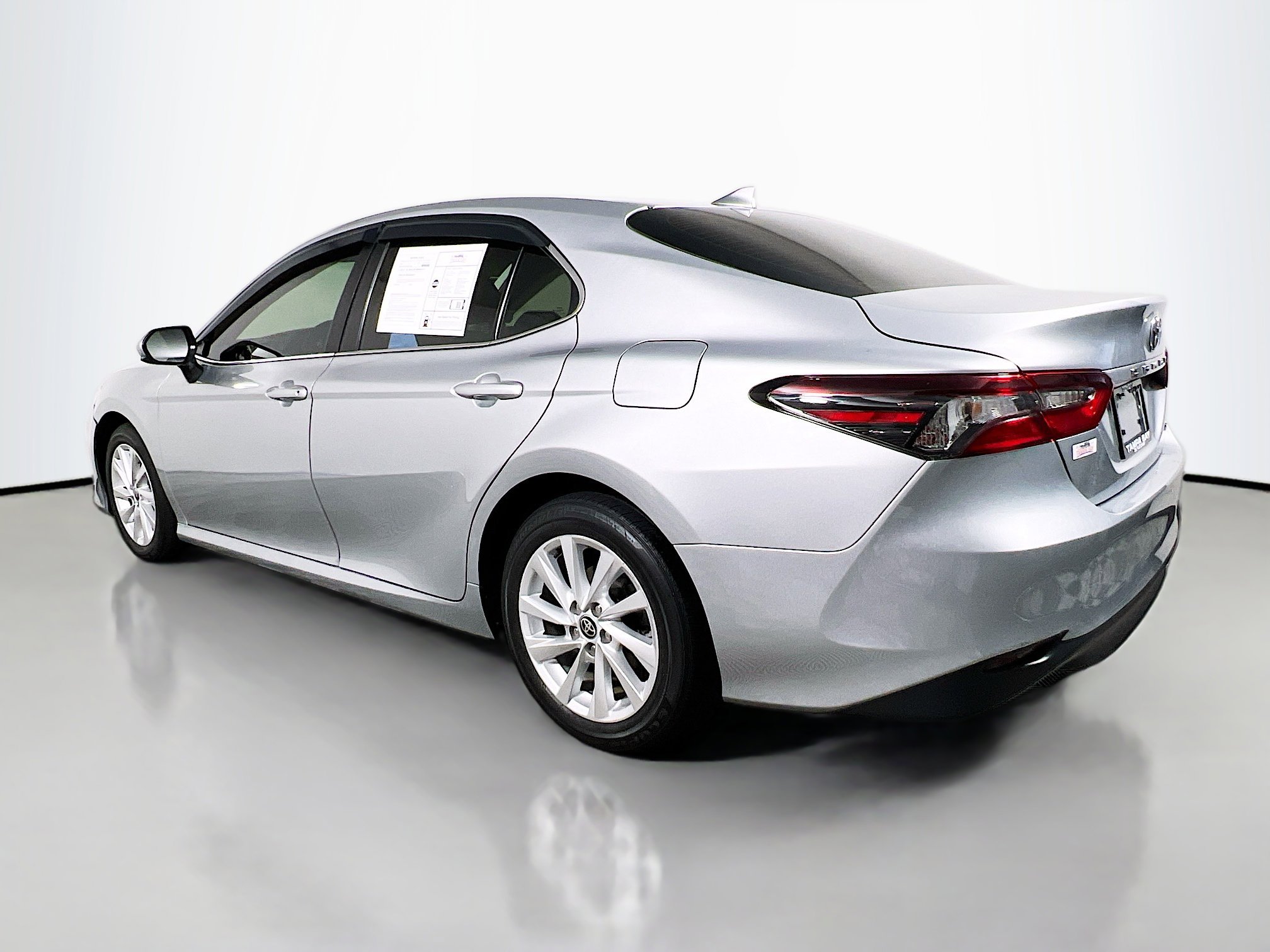 Used 2023 Toyota Camry LE image 8