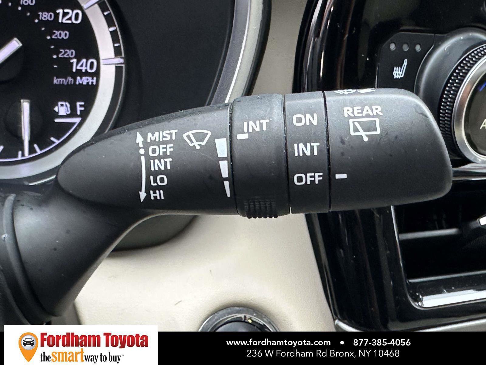 Used 2022 Toyota Highlander XLE image 36