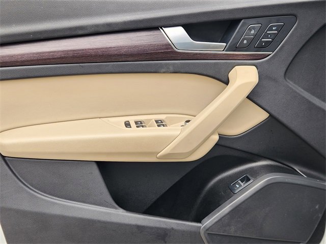 Used 2022 Audi Q5 2.0T Premium w/ Convenience Package image 22