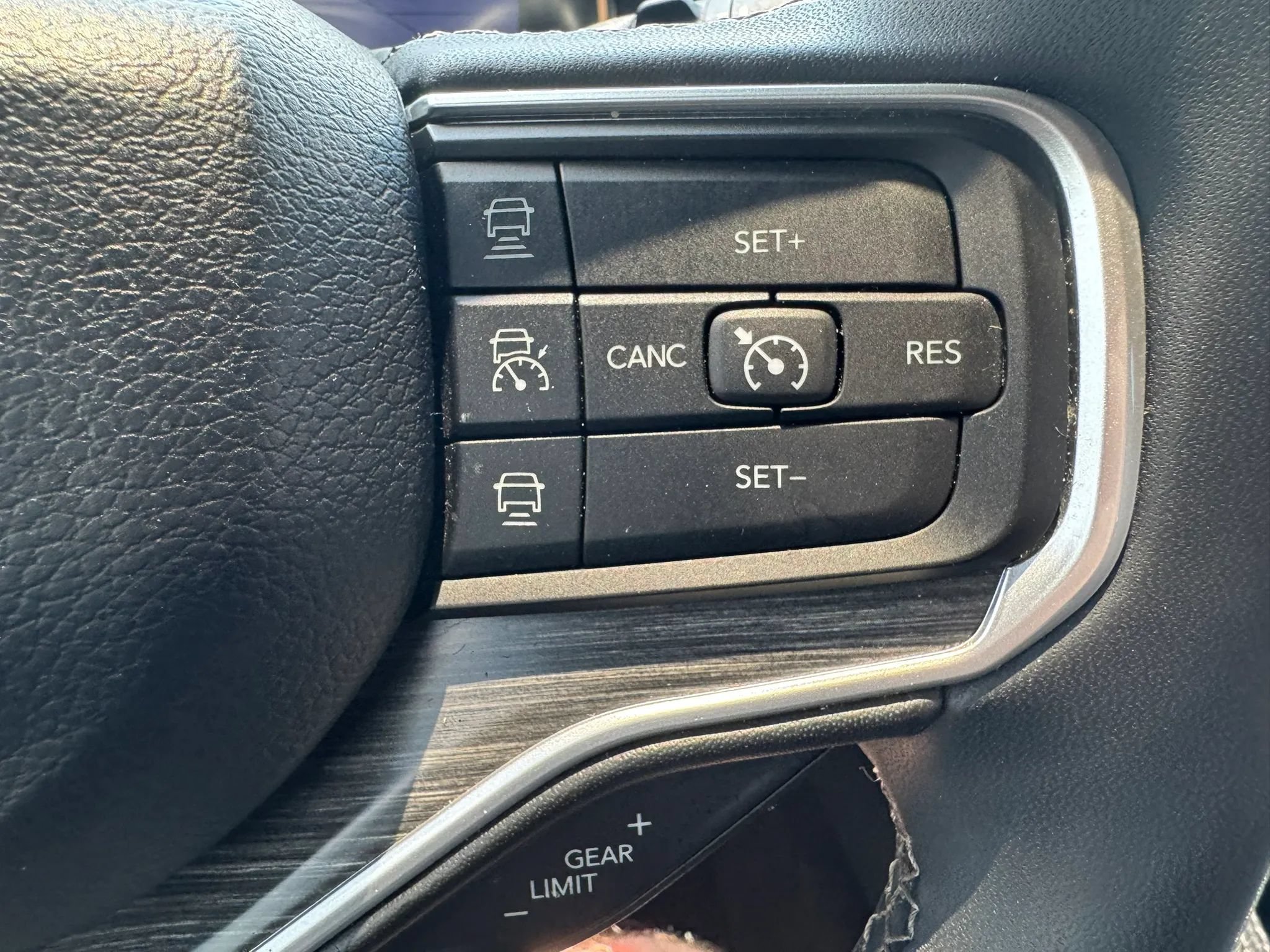 Used 2024 Jeep Wagoneer Series II AWD/4WD image 11