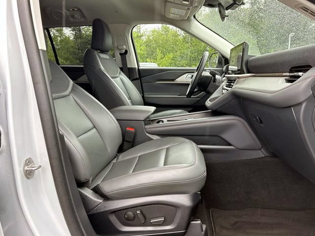 Used 2026 Ford Explorer Active w/ Active Comfort Package AWD/4WD image 18