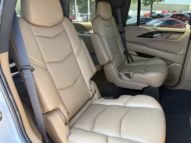 Used 2020 Cadillac Escalade Platinum RWD image 28