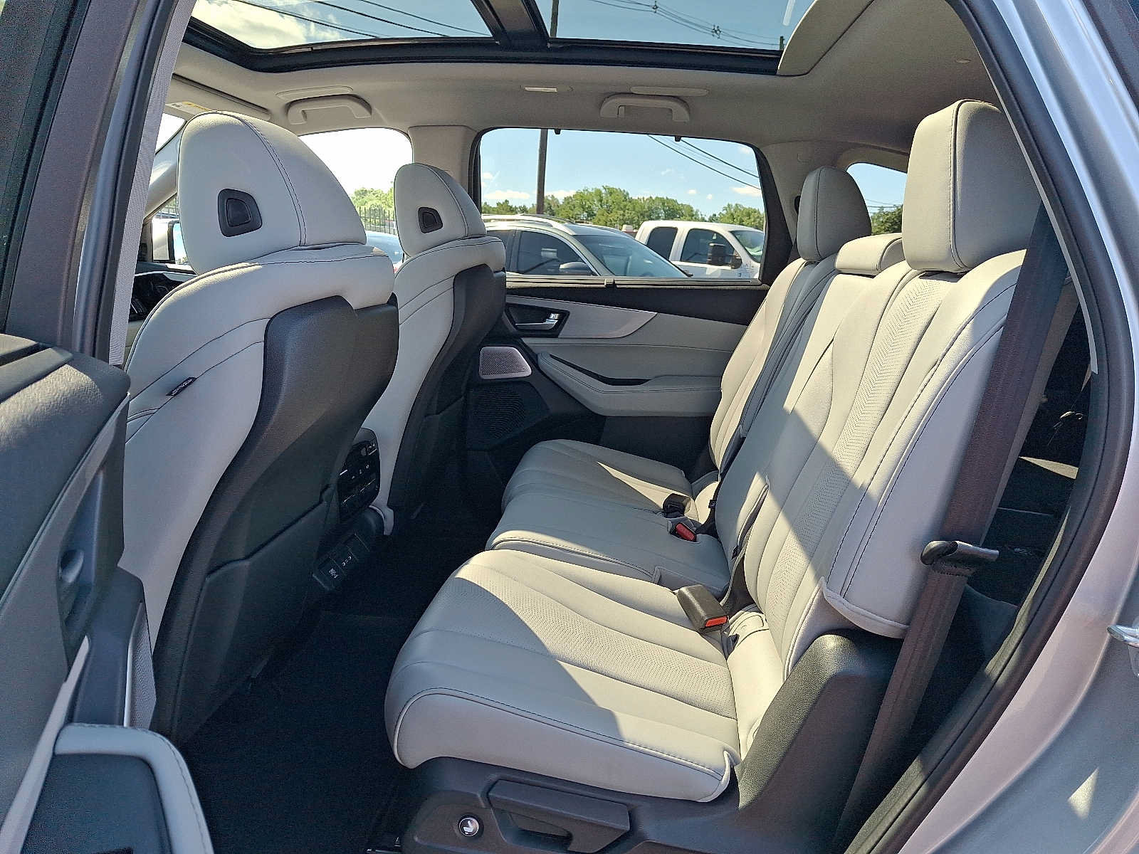 Certified 2026 Acura MDX w/ Technology Package AWD/4WD image 10