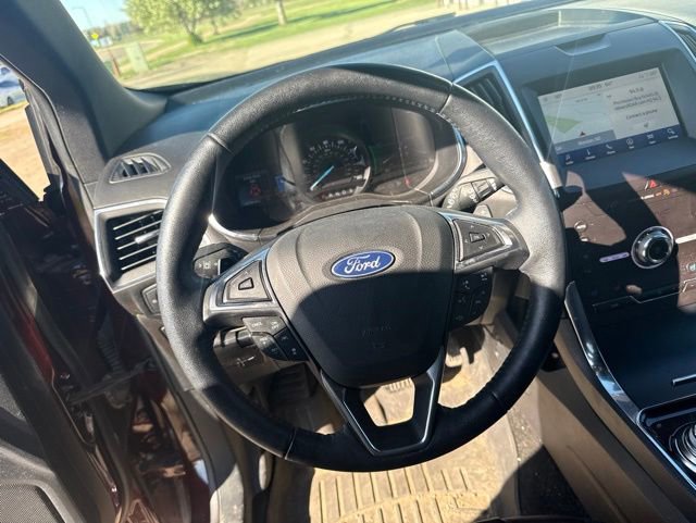 Used 2020 Ford Edge Titanium w/ Equipment Group 301A AWD/4WD image 16