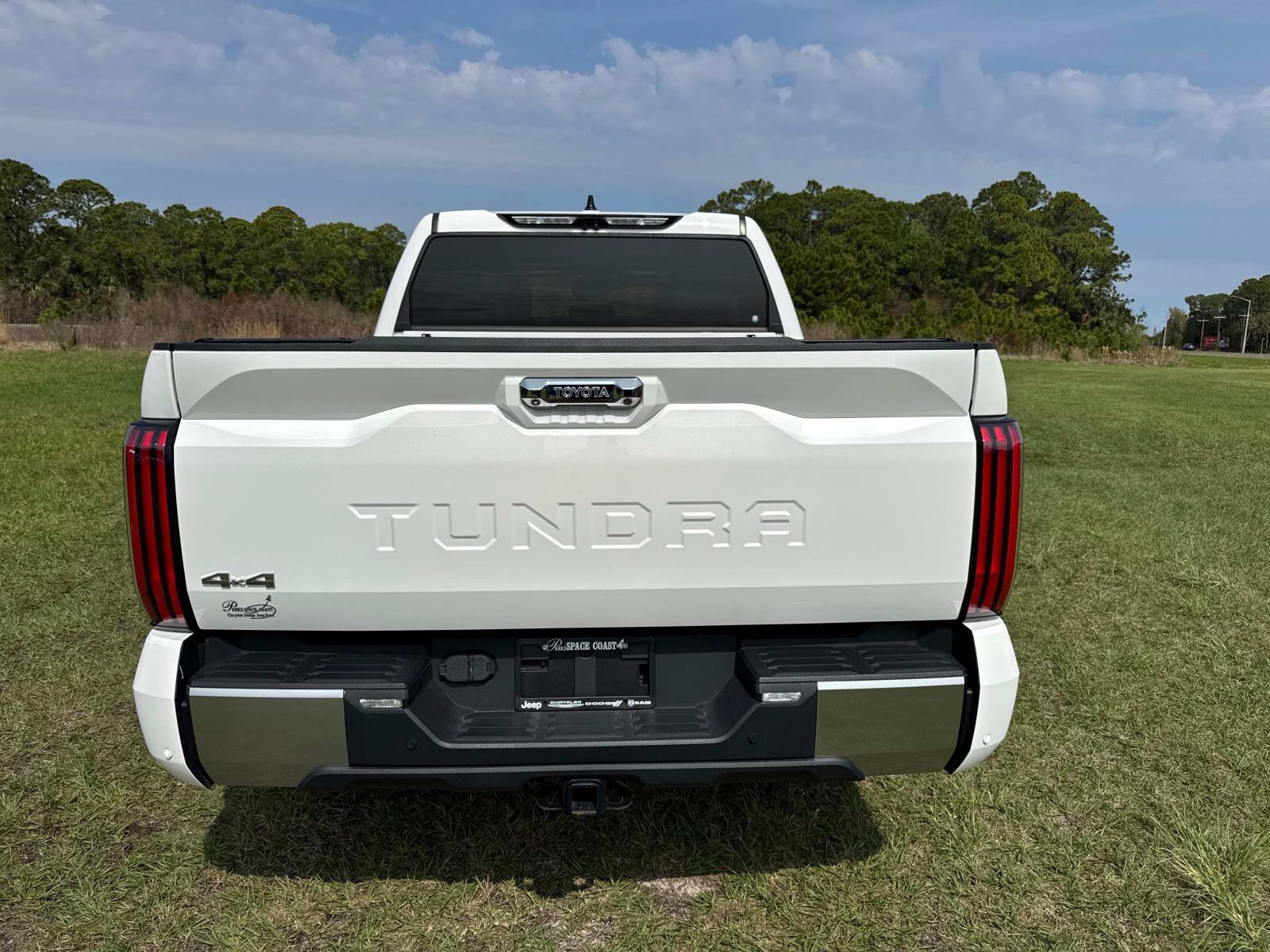 Used 2022 Toyota Tundra Limited AWD/4WD image 4