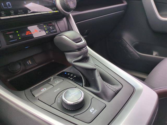 Certified 2024 Toyota RAV4 Limited w/ Advanced Technology Package AWD/4WD image 12