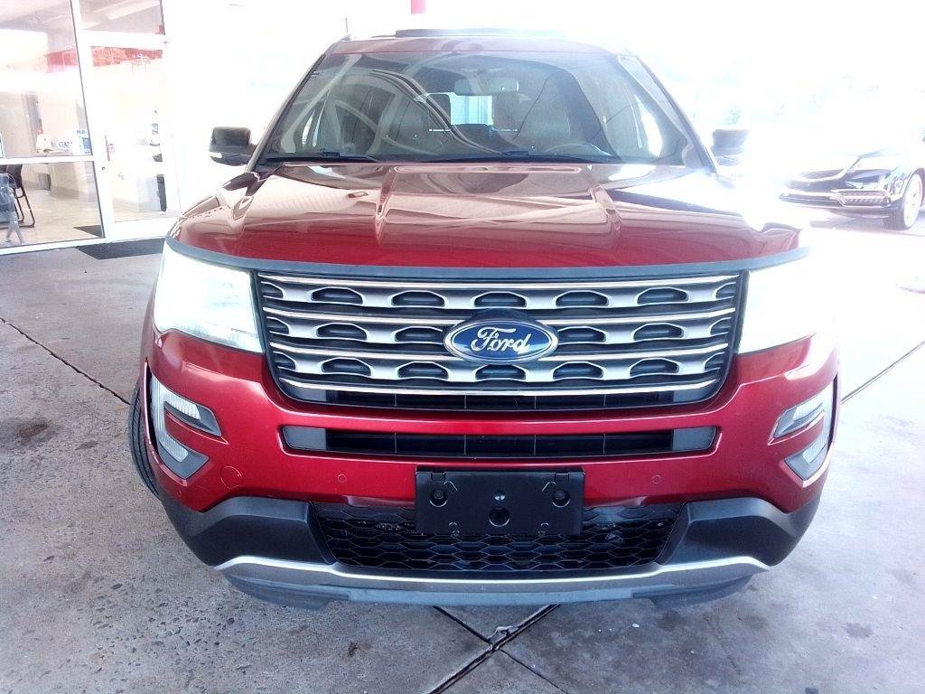 Used 2016 Ford Explorer XLT w/ Equipment Group 202A AWD/4WD image 3