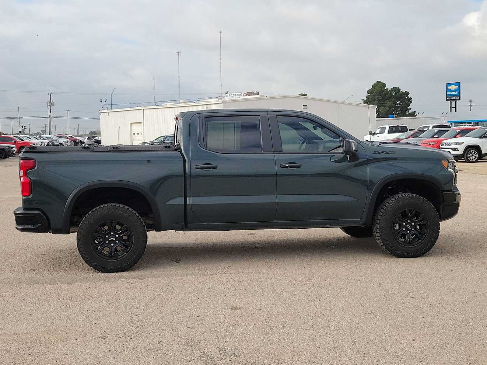 Used 2025 Chevrolet Silverado 1500 ZR2 w/ Technology Package AWD/4WD image 9
