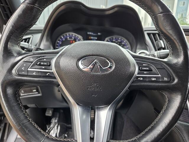 Used 2017 INFINITI Q60 Red Sport 400 RWD image 12