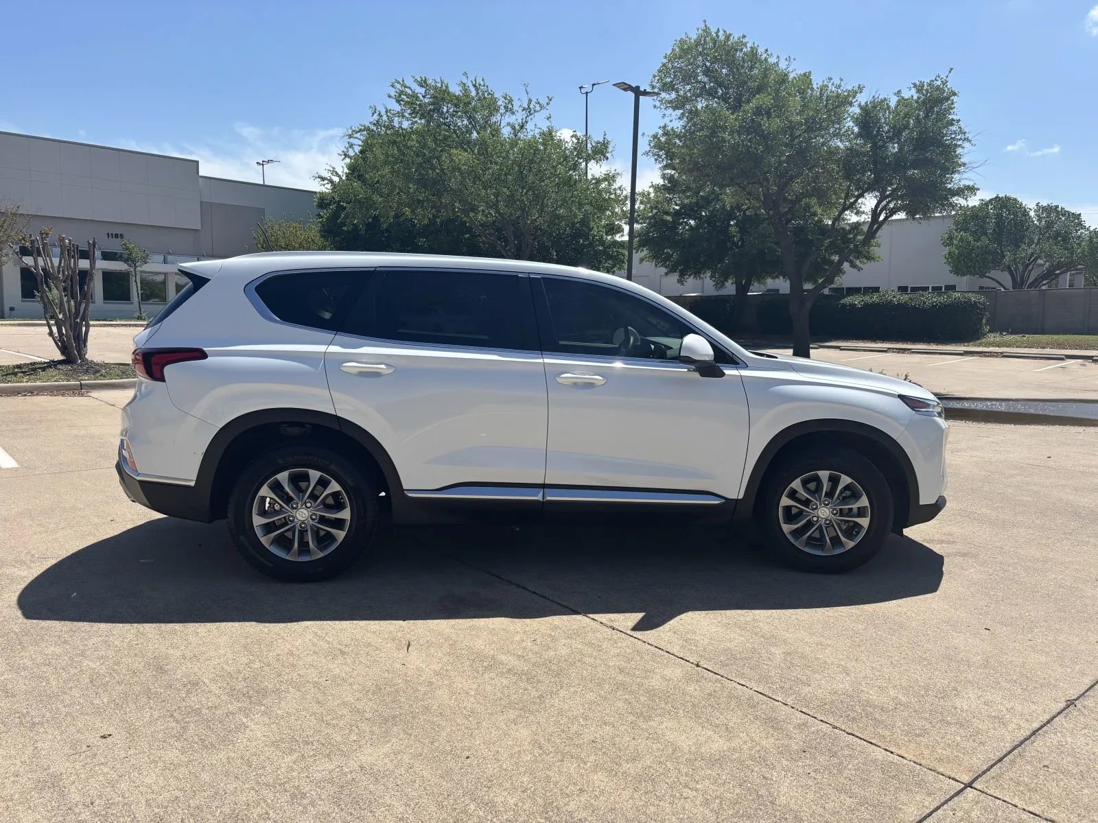 Used 2019 Hyundai Santa Fe SE FWD image 4