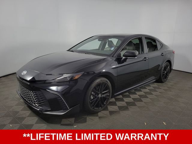 Used 2025 Toyota Camry SE FWD image 3