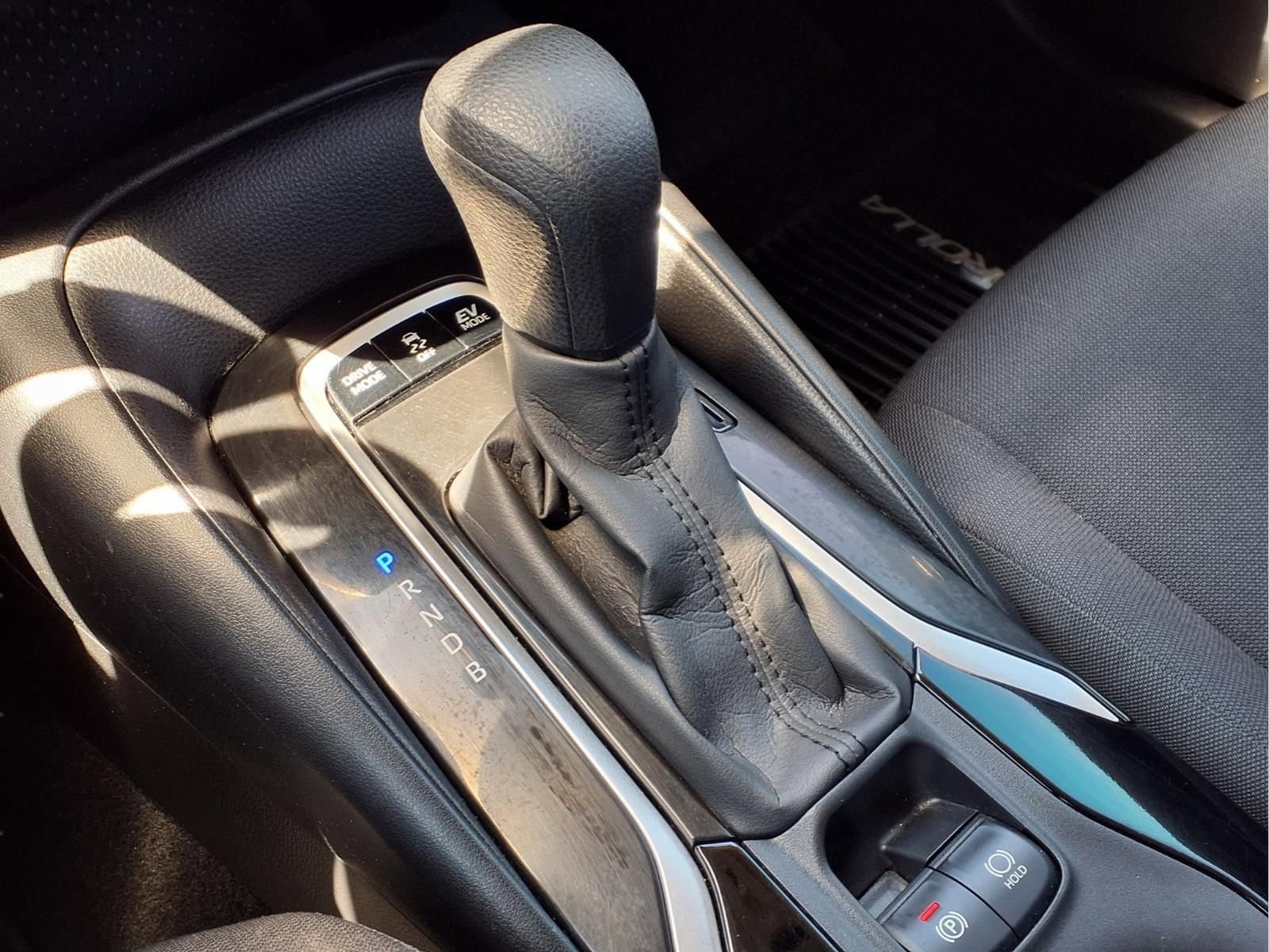 Used 2020 Toyota Corolla LE image 20