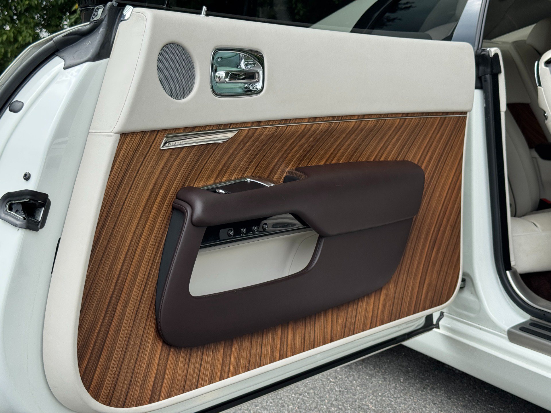 Used 2017 Rolls-Royce Wraith RWD image 54