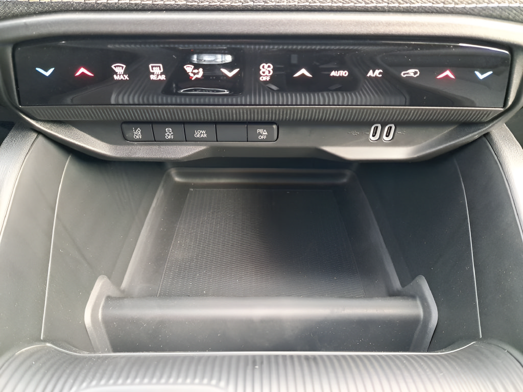 New 2026 Jeep Cherokee Laredo AWD/4WD image 21