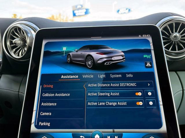 Used 2022 Mercedes-Benz SL 55 AMG 4MATIC w/ Driver Assistance Package image 21