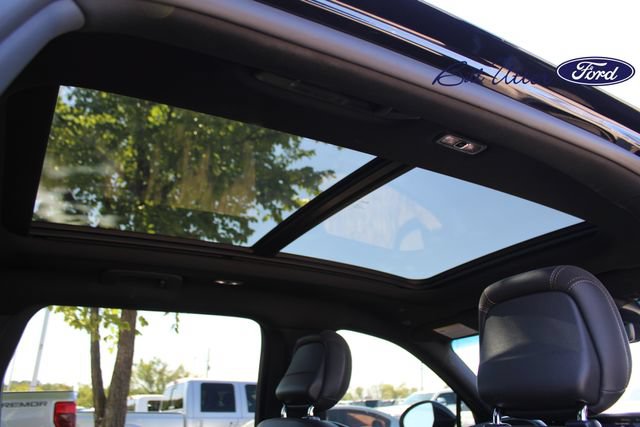 Used 2024 Lincoln Nautilus Reserve w/ Equipment Group 202A AWD/4WD image 17