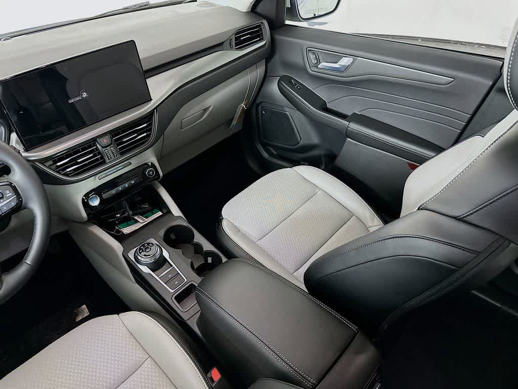 Used 2025 Ford Escape SE FWD image 11