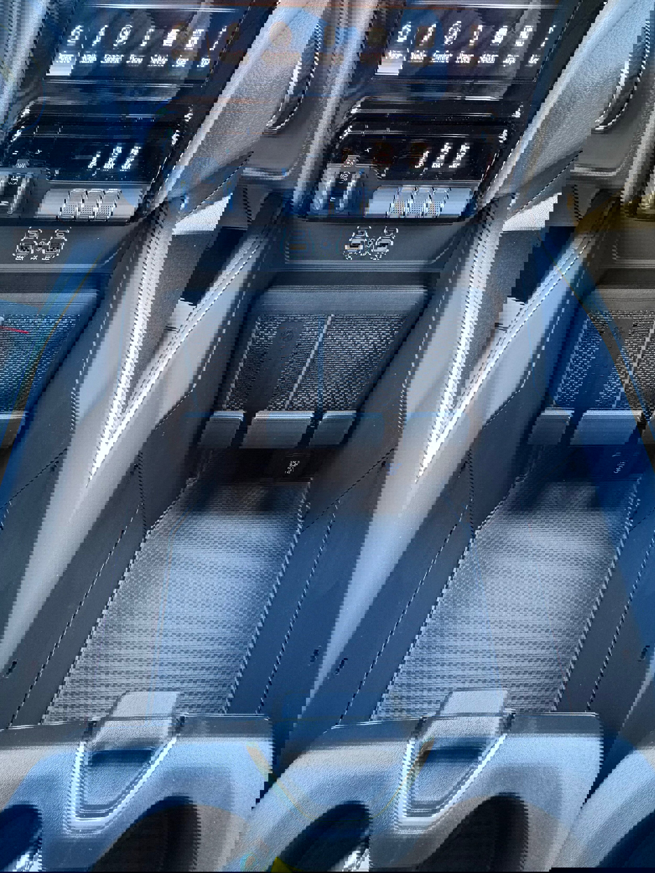 New 2026 RAM 1500 4x4 Crew Cab image 24