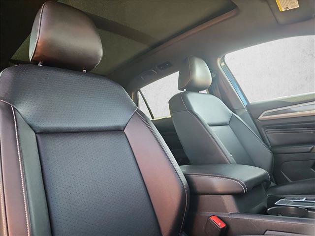 Used 2020 Volkswagen Atlas Cross Sport SEL w/ Cross Sport MDO Package FWD image 21