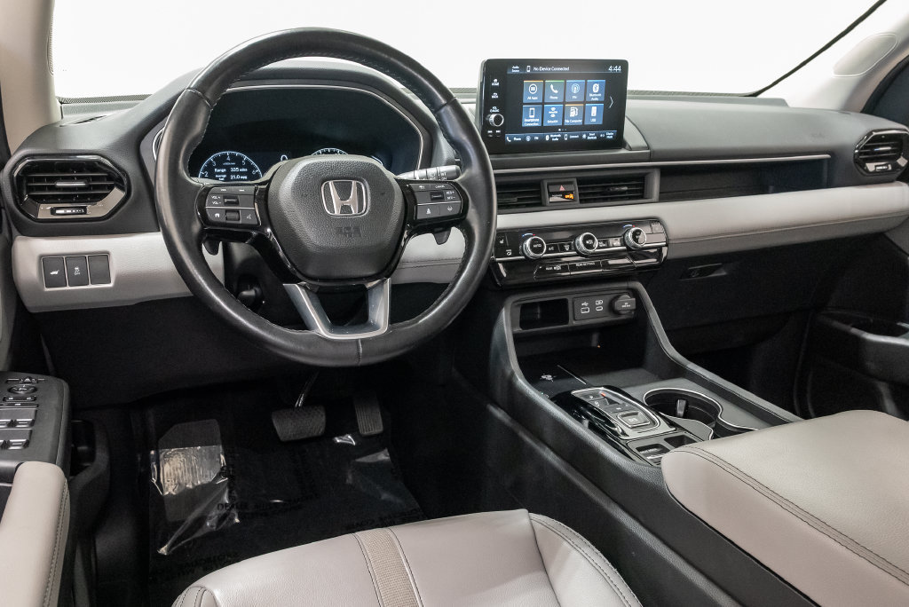 Used 2025 Honda Pilot EX-L image 9