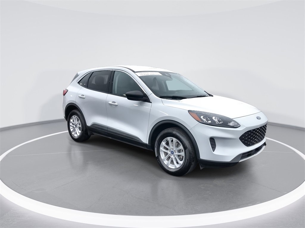 Used 2022 Ford Escape SE image 2