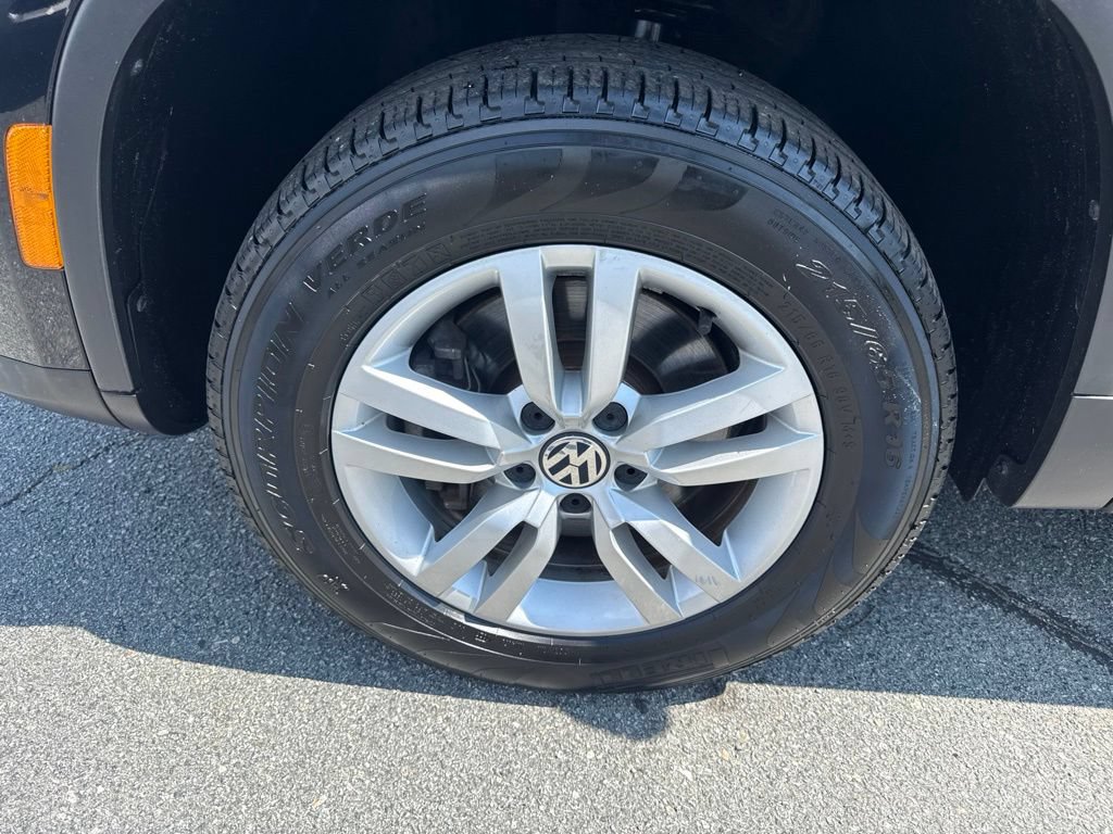 Used 2017 Volkswagen Tiguan S AWD/4WD image 9