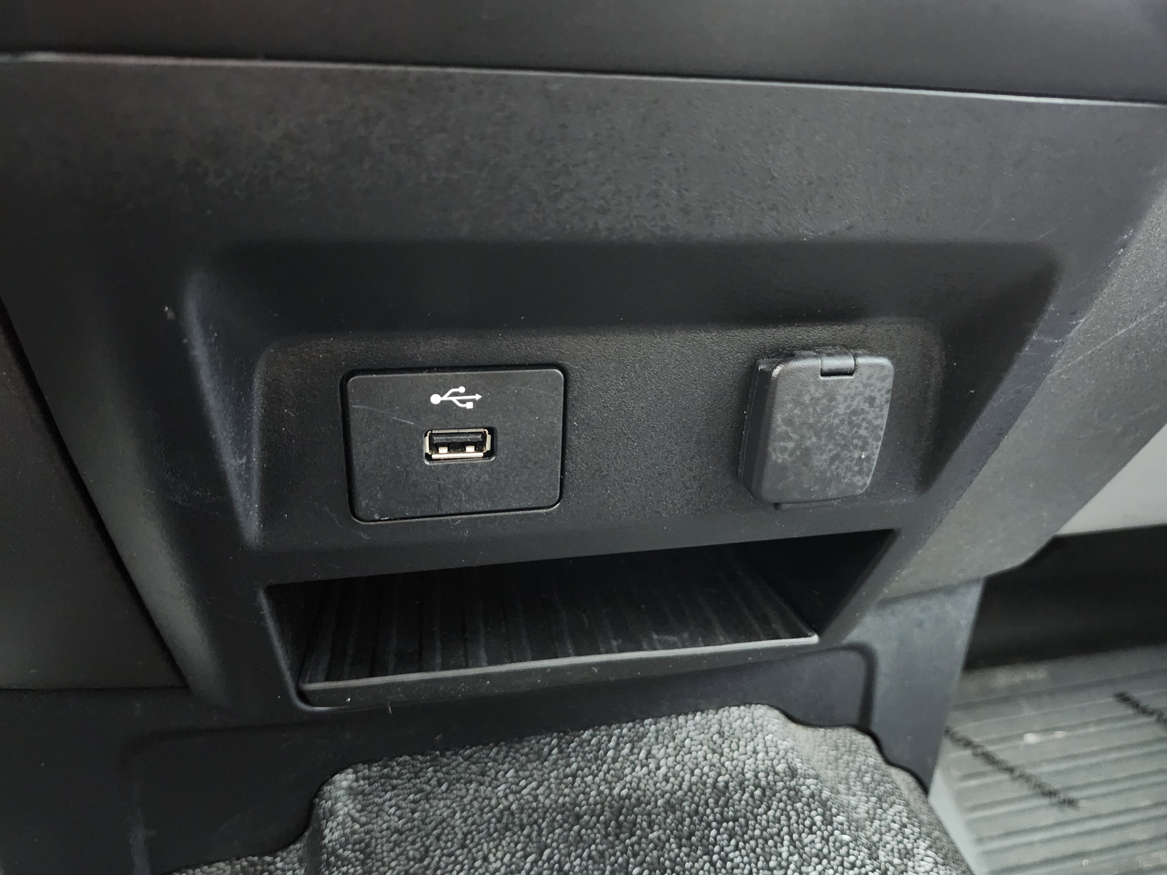 Used 2020 Ford F250 XL w/ STX Appearance Package image 8