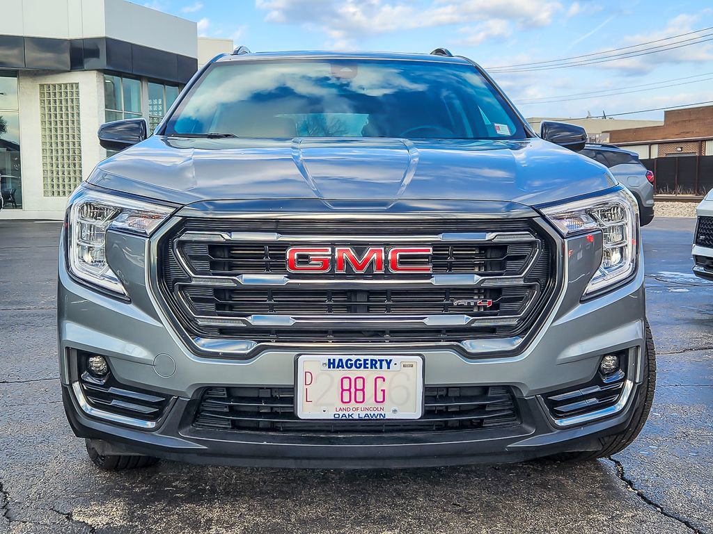 Used 2023 GMC Terrain AT4 image 4