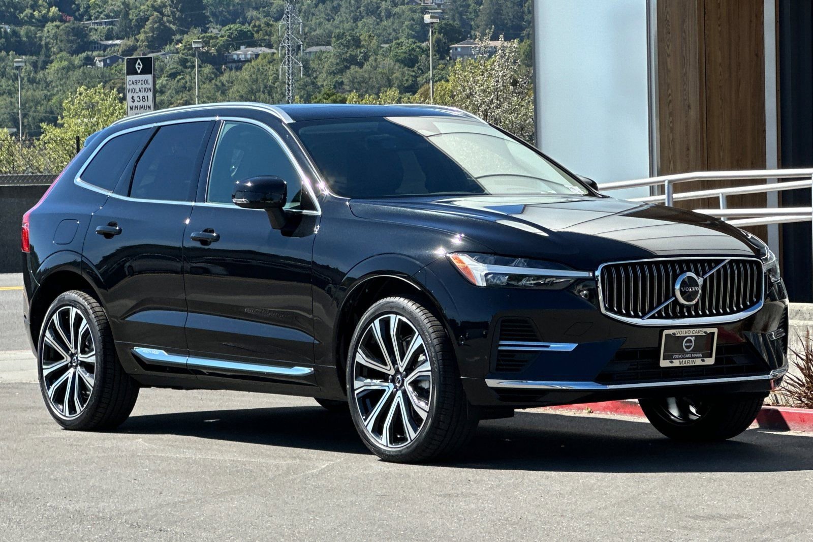 Certified 2023 Volvo XC60 T8 Ultimate AWD/4WD image 10