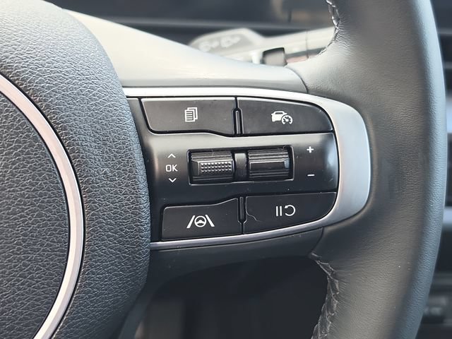 Certified 2025 Kia Sportage EX w/ Premium Package FWD image 21