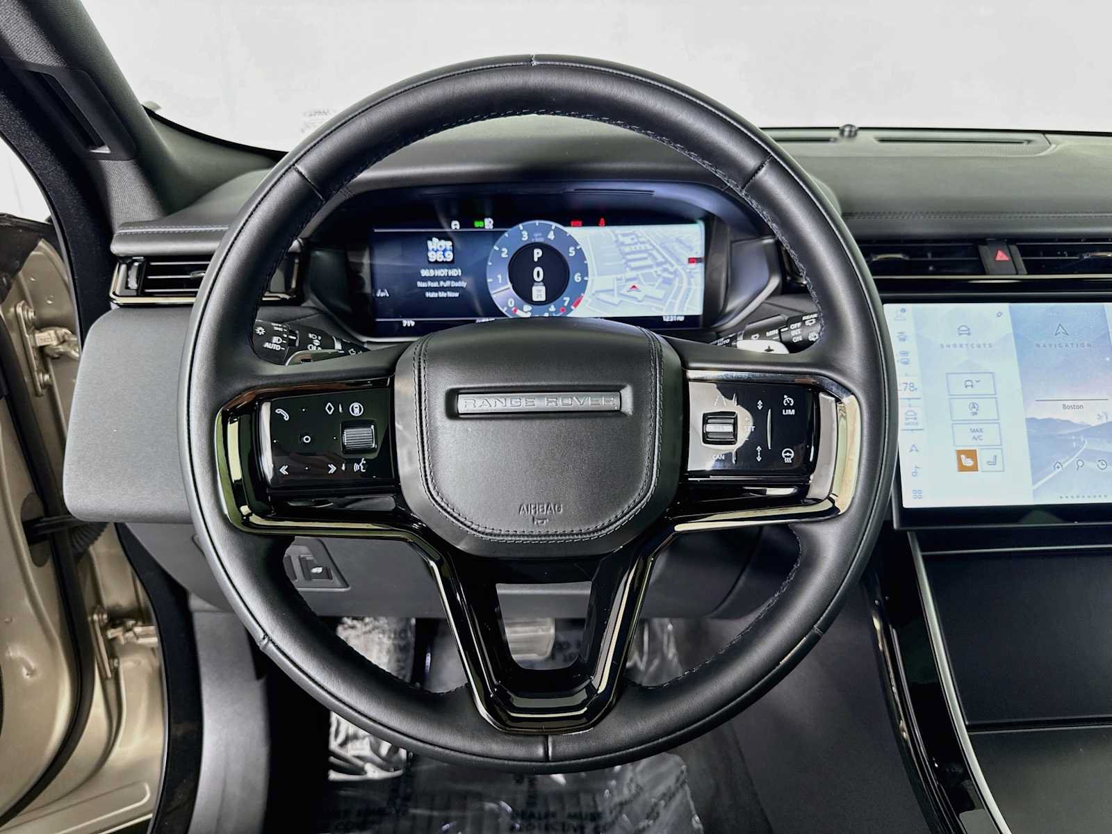 Used 2026 Land Rover Range Rover Velar Dynamic SE AWD/4WD image 11
