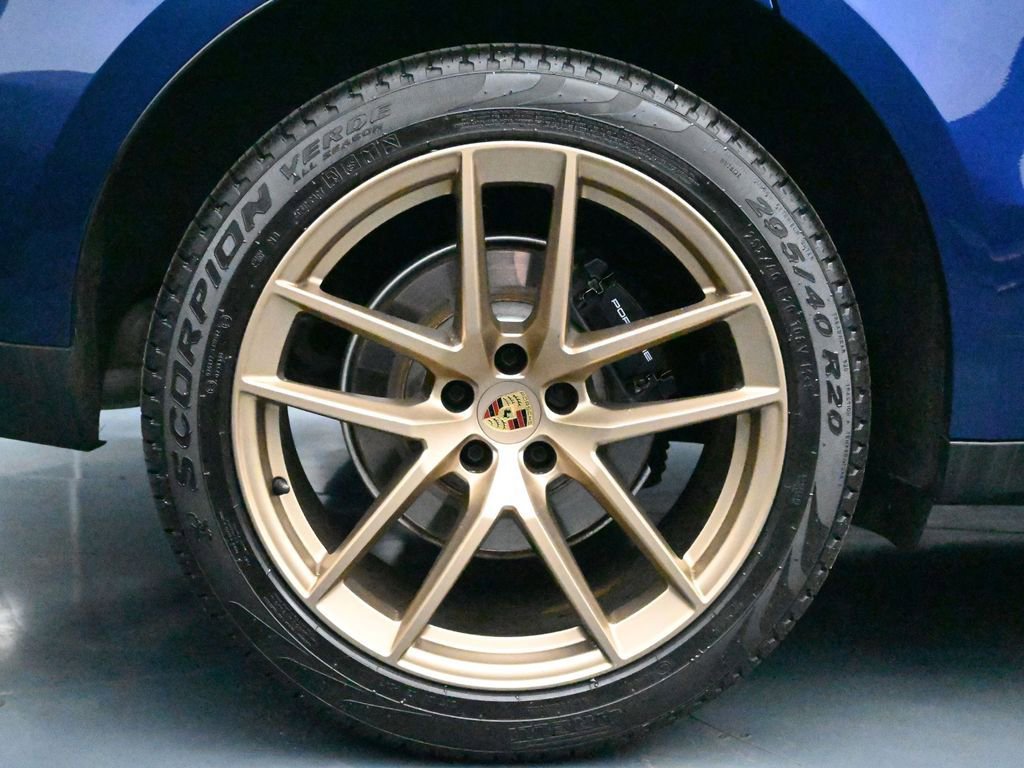 Used 2025 Porsche Macan image 18