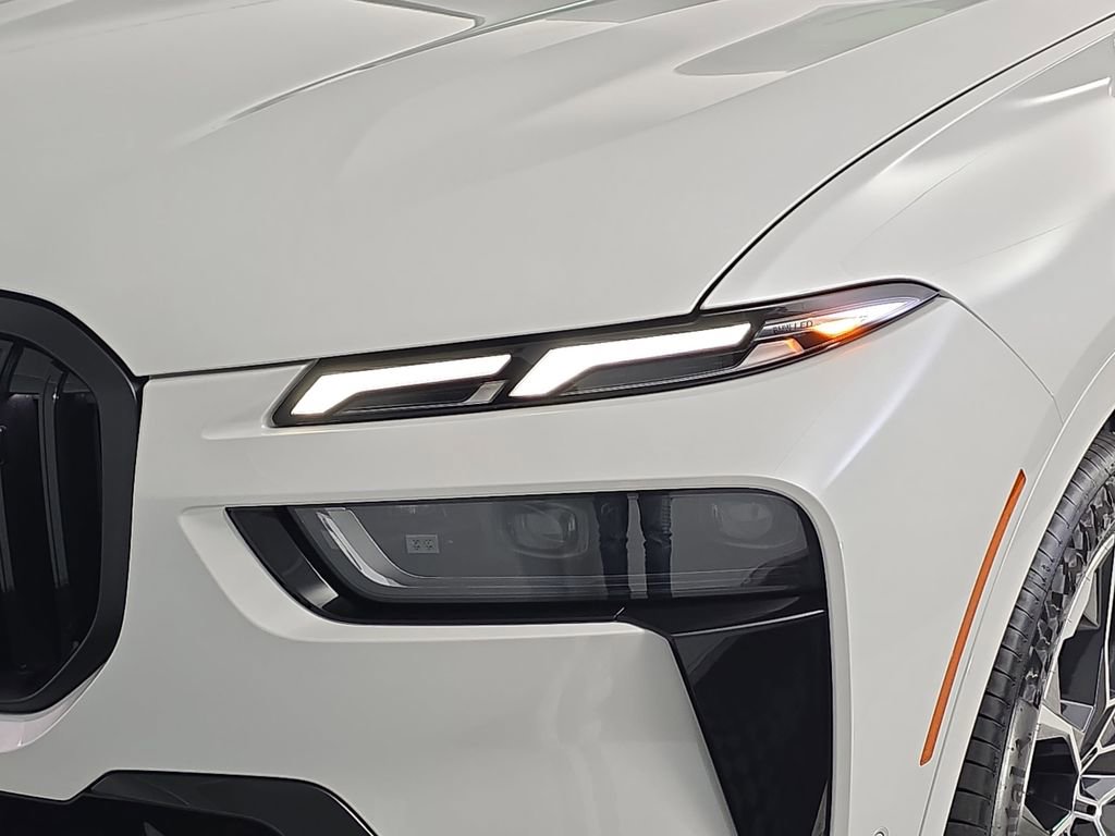New 2026 BMW X7 M60i image 32
