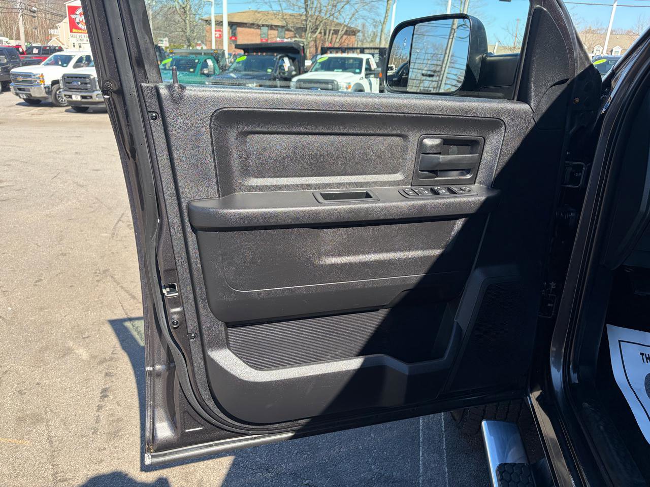 Used 2016 RAM 2500 Tradesman w/ Chrome Appearance Group image 20