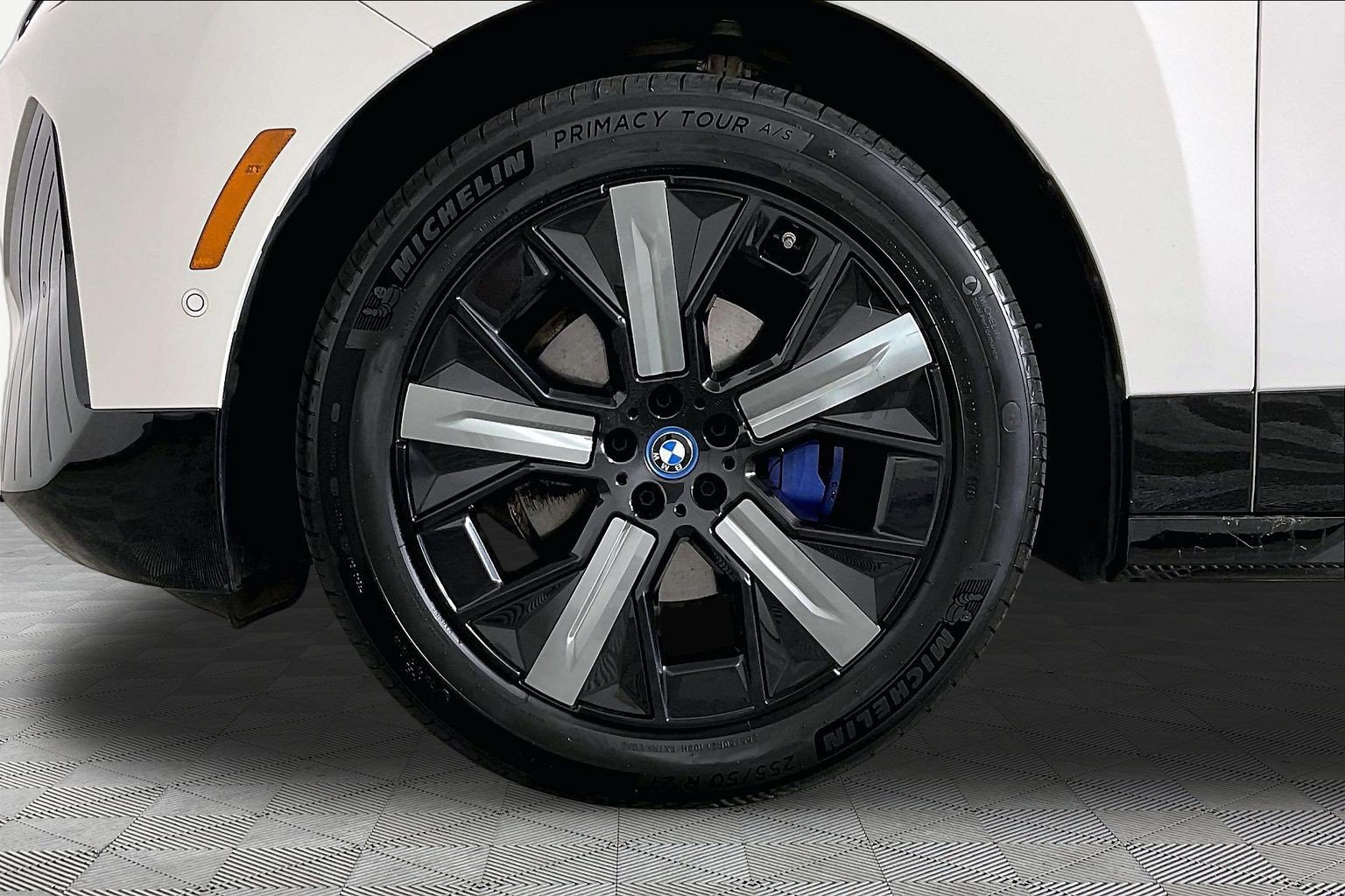 Certified 2024 BMW iX xDrive50 w/ Sport Package AWD/4WD image 11