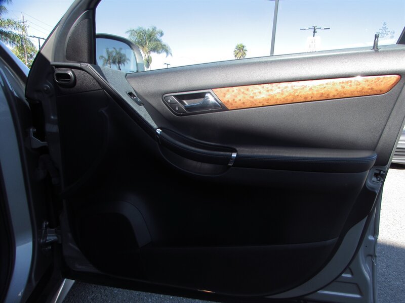 Used 2008 Mercedes-Benz R 350 4MATIC image 33