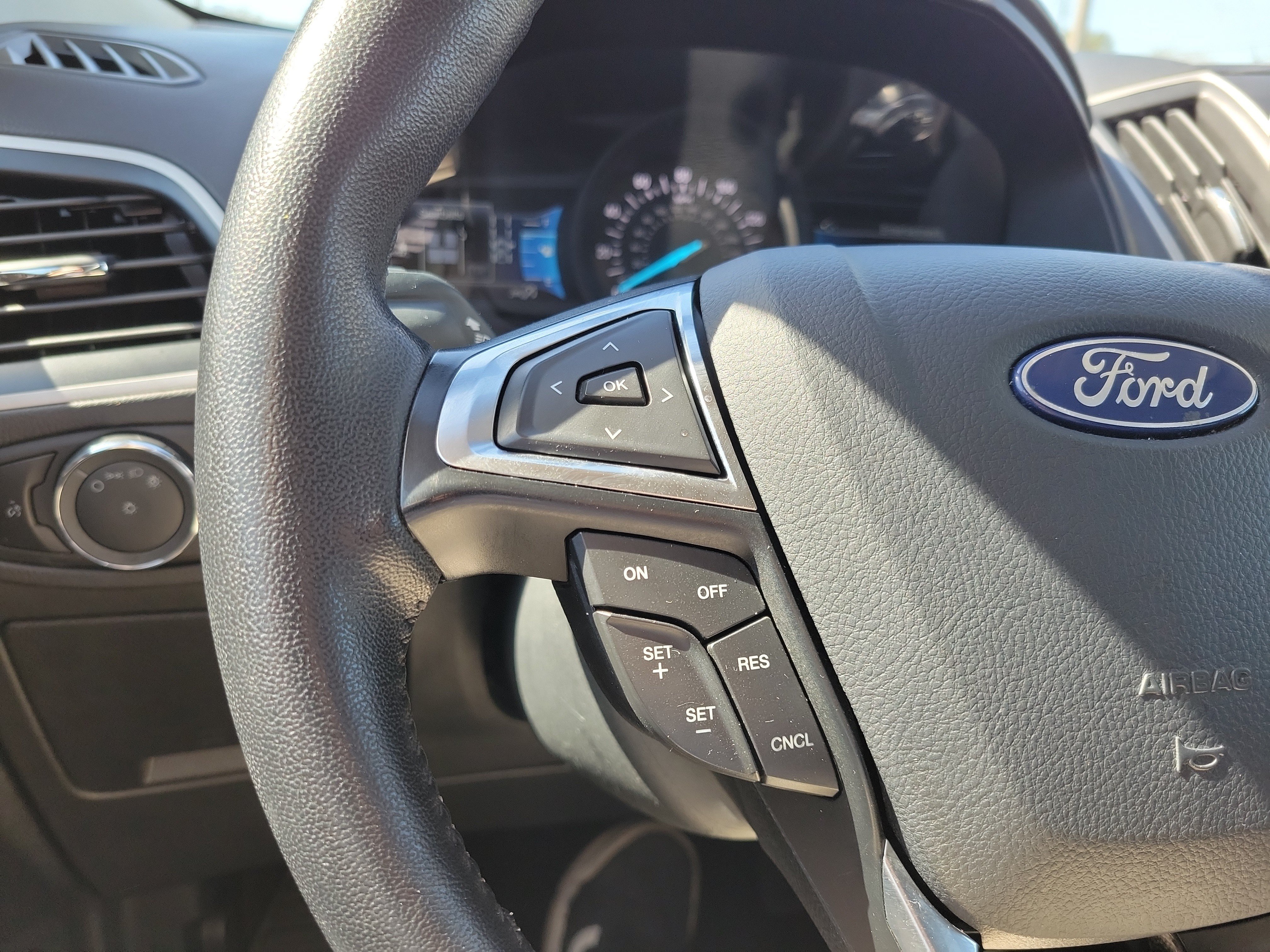 Used 2024 Ford Edge SEL AWD/4WD image 21