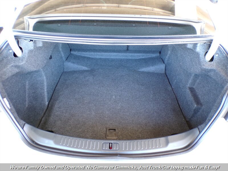 Used 2013 Chevrolet Malibu LT FWD image 9