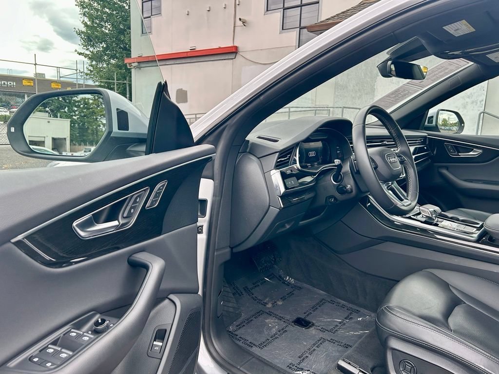 Used 2021 Audi Q8 Premium Plus AWD/4WD image 9