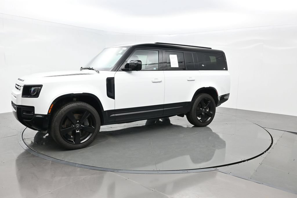 Used 2023 Land Rover Defender 130 X-Dynamic SE AWD/4WD image 2