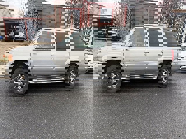 Used 1999 Cadillac Escalade 4WD image 2