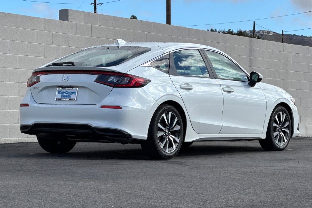 Certified 2024 Honda Civic EX-L image 9