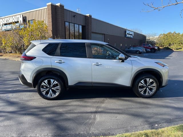 Used 2023 Nissan Rogue SV image 5