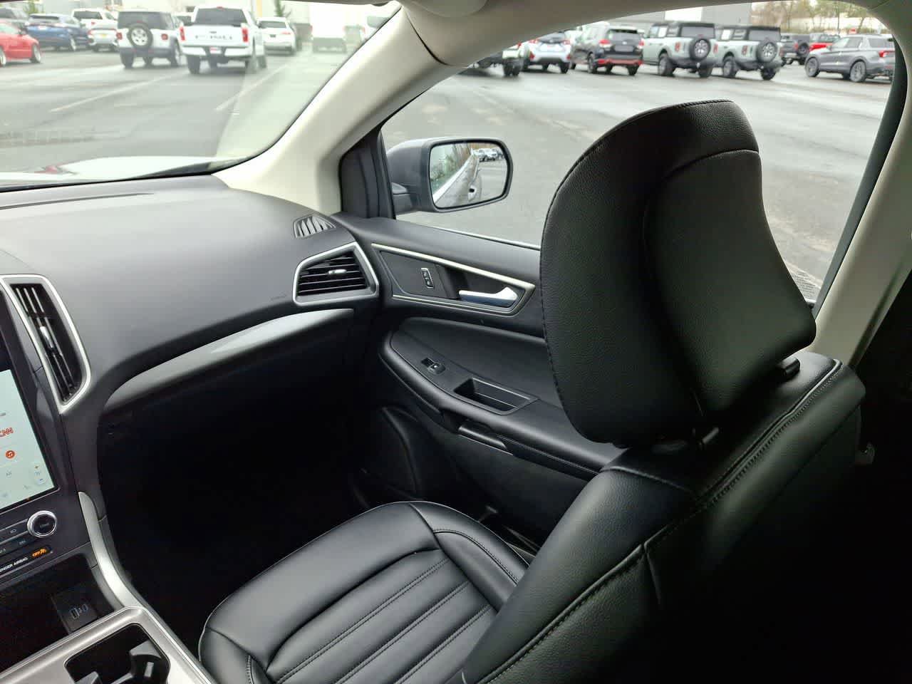 Certified 2024 Ford Edge SEL image 11
