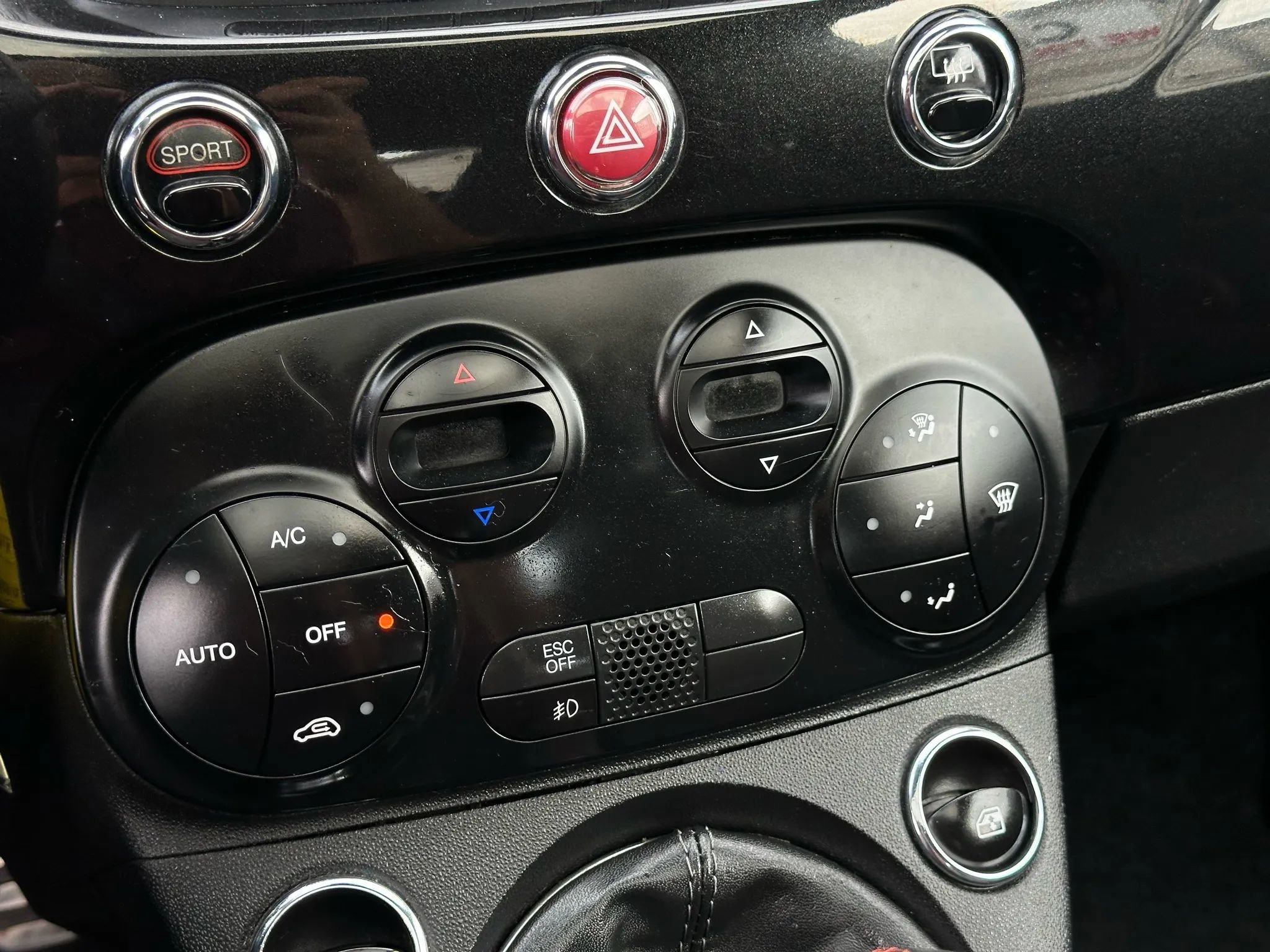 Used 2012 FIAT 500 Abarth w/ Safety & Convenience Pkg image 25